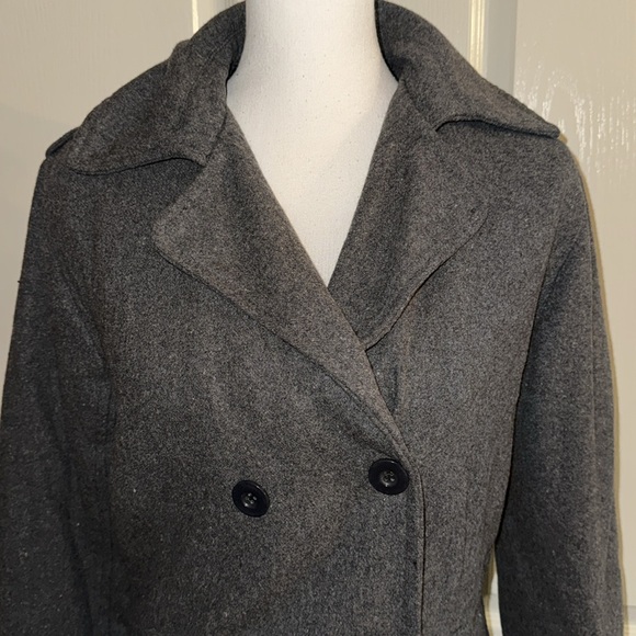 JUNIORS - Gray Coat - Size X- Large - Picture 2 of 13